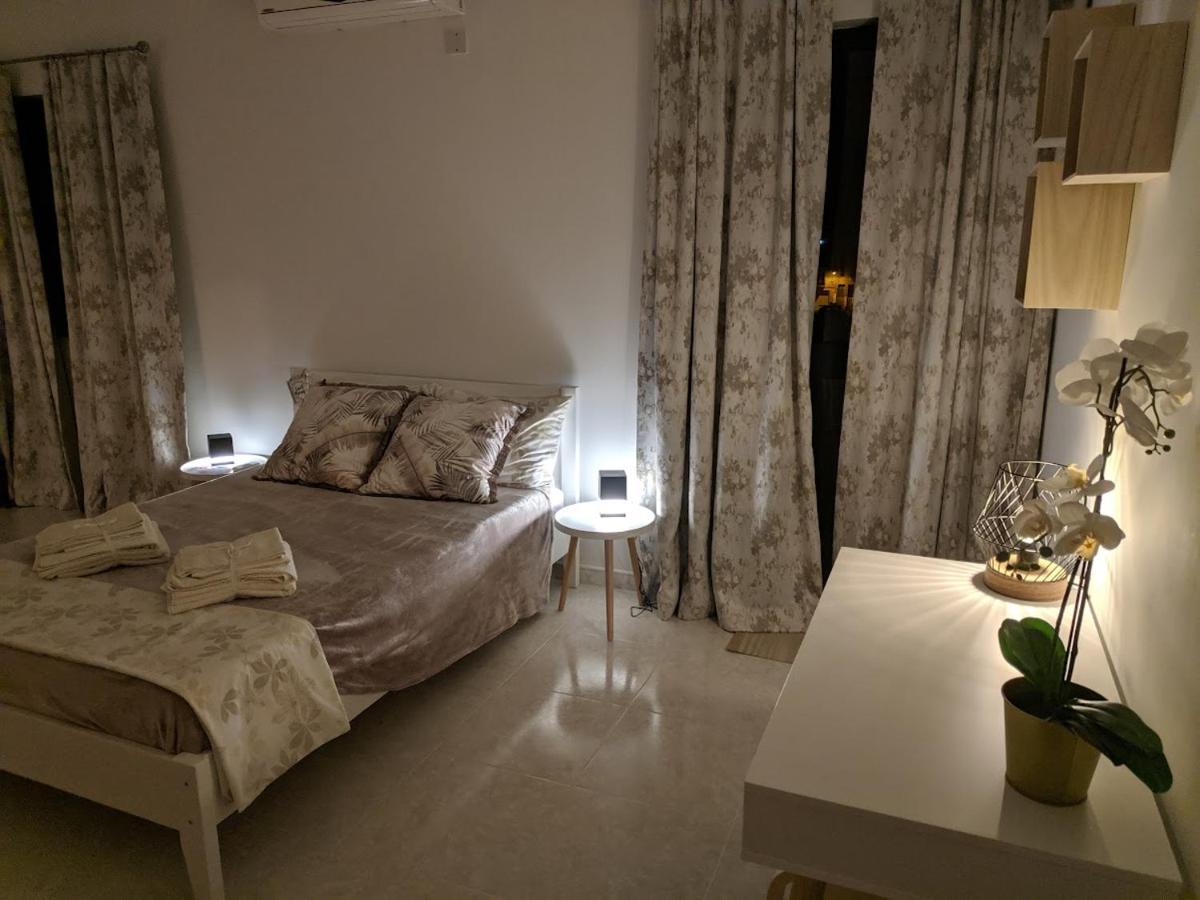 Gaia Penthouse Sea And Country Views Home Сейнт Полс Бей Екстериор снимка