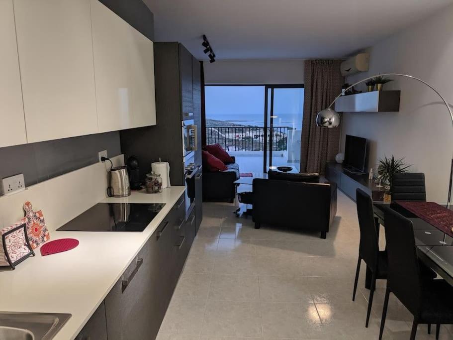 Gaia Penthouse Sea And Country Views Home Сейнт Полс Бей Екстериор снимка