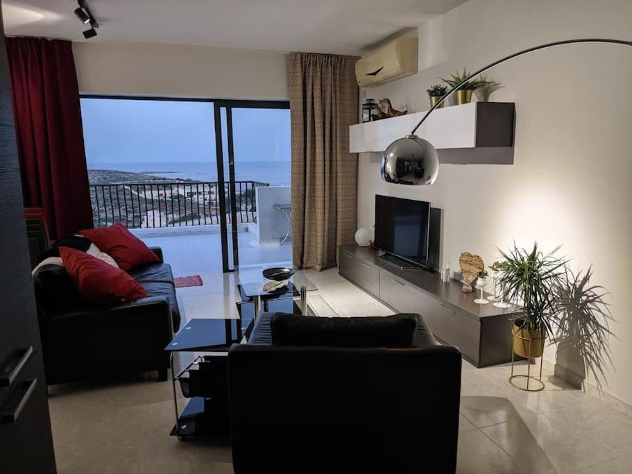 Gaia Penthouse Sea And Country Views Home Сейнт Полс Бей Екстериор снимка