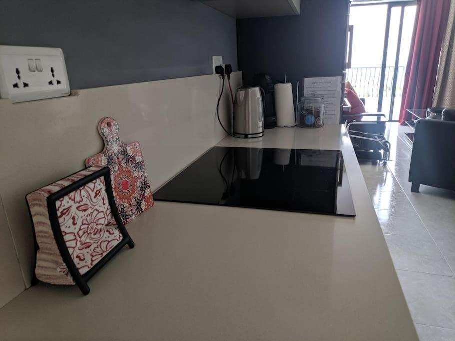 Gaia Penthouse Sea And Country Views Home Сейнт Полс Бей Екстериор снимка
