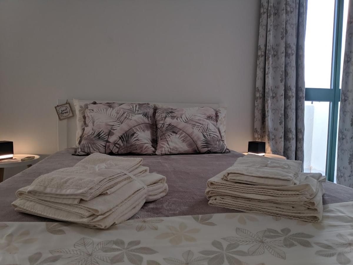 Gaia Penthouse Sea And Country Views Home Сейнт Полс Бей Екстериор снимка