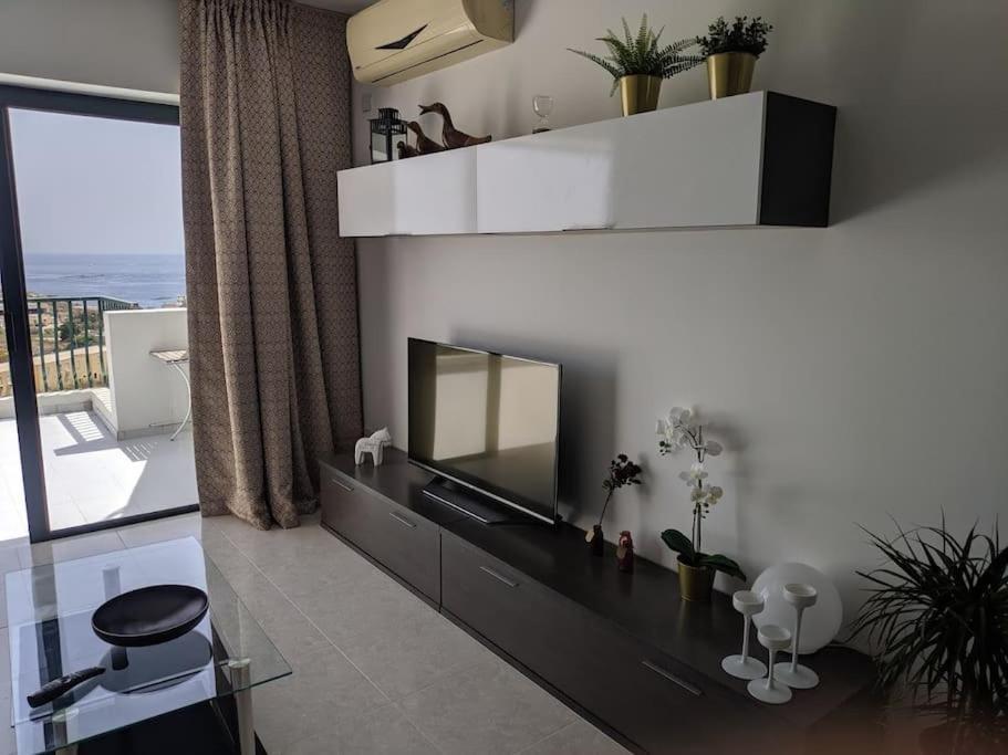 Gaia Penthouse Sea And Country Views Home Сейнт Полс Бей Екстериор снимка