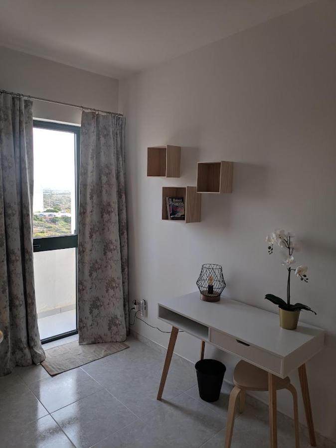 Gaia Penthouse Sea And Country Views Home Сейнт Полс Бей Екстериор снимка