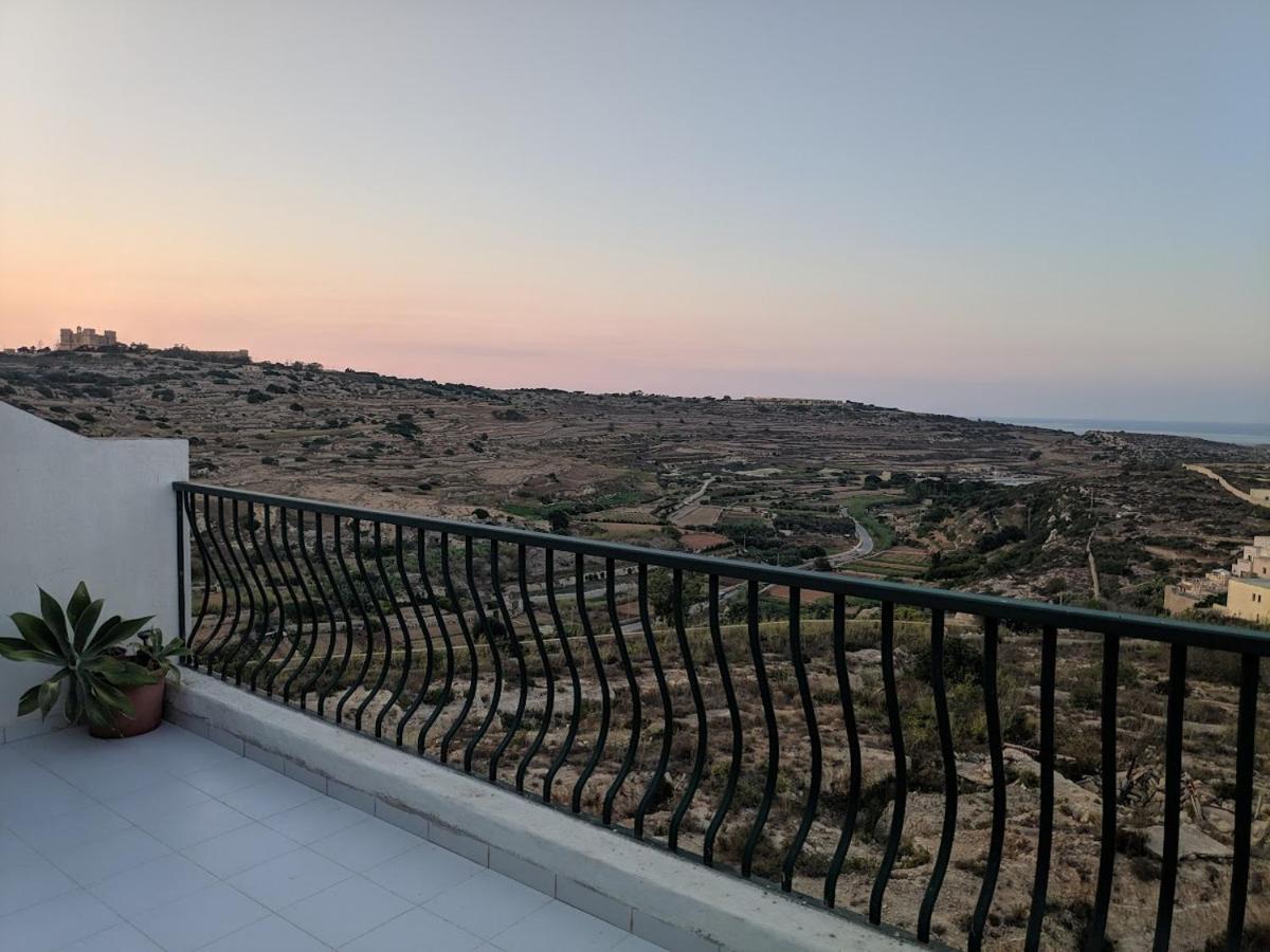 Gaia Penthouse Sea And Country Views Home Сейнт Полс Бей Екстериор снимка