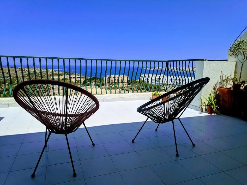 Gaia Penthouse Sea And Country Views Home Сейнт Полс Бей Екстериор снимка